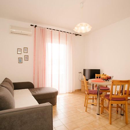 Apartments Petri - Close To The Sea Tisno Ngoại thất bức ảnh